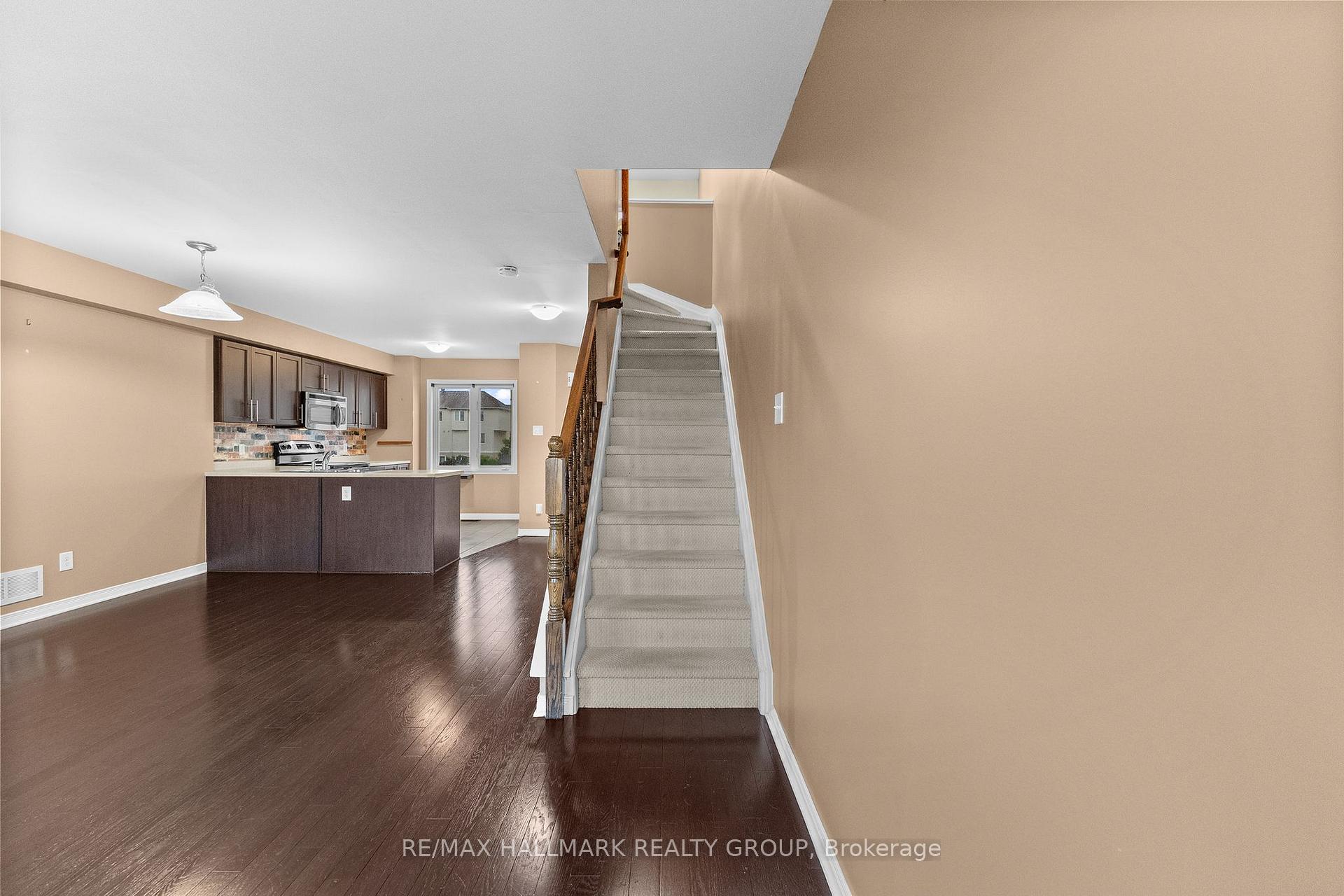 Photo 31 of 584 Simran Private, Ottawa, Barrhaven - Cedargrove/Fraserdale — HOMEH