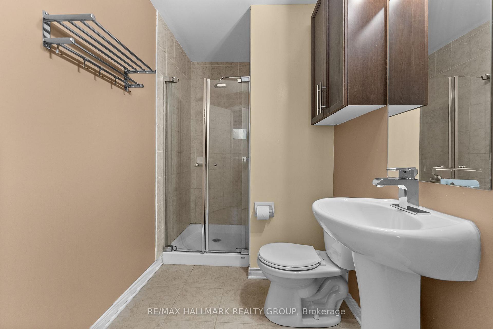 Photo 37 of 584 Simran Private, Ottawa, Barrhaven - Cedargrove/Fraserdale — HOMEH