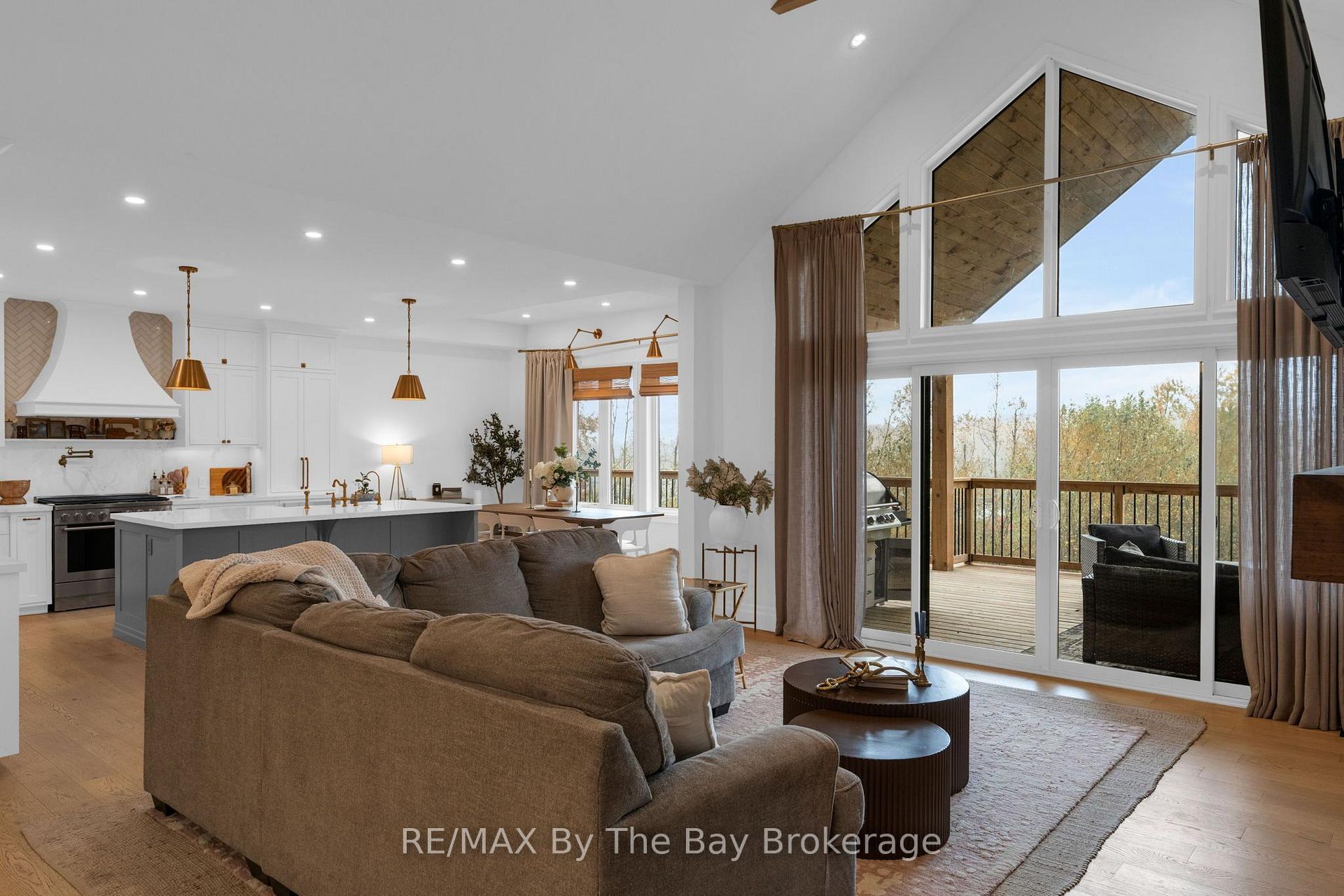 Photo 5 of 93 Moonstone Road E, Oro-Medonte, Moonstone — HOMEH