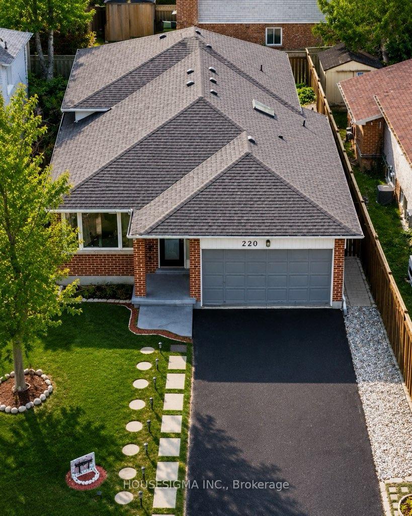 Photo 2 of 220 Killarney Grove, London, North H — HOMEH