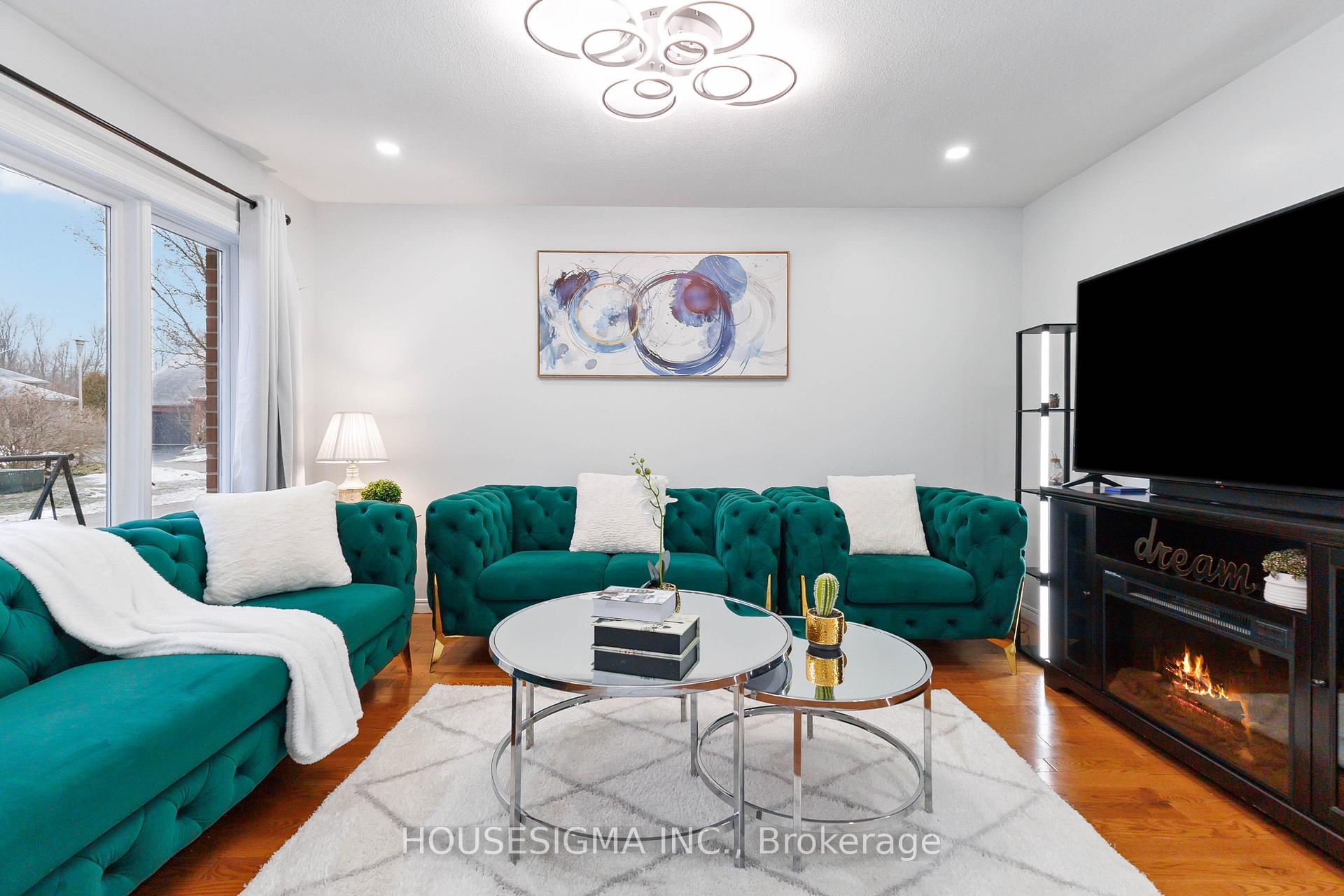 Photo 5 of 220 Killarney Grove, London, North H — HOMEH