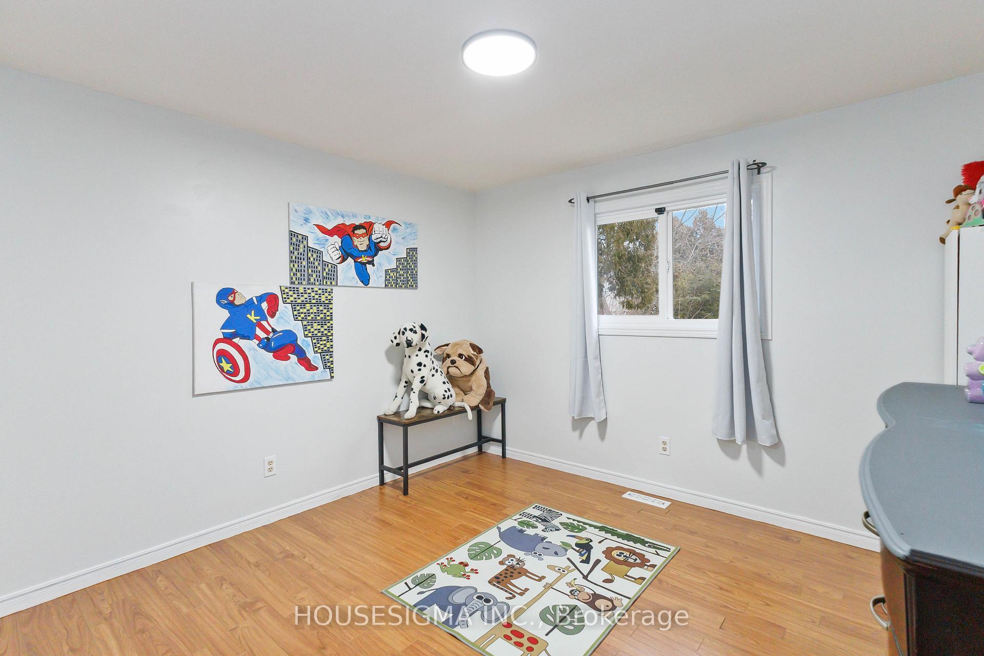 Photo 16 of 220 Killarney Grove, London, North H — HOMEH