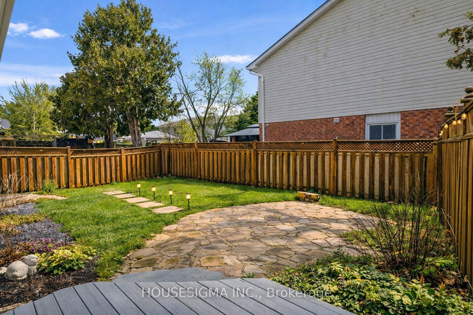 Photo 27 of 220 Killarney Grove, London, North H — HOMEH