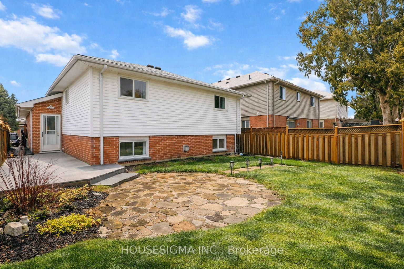 Photo 28 of 220 Killarney Grove, London, North H — HOMEH