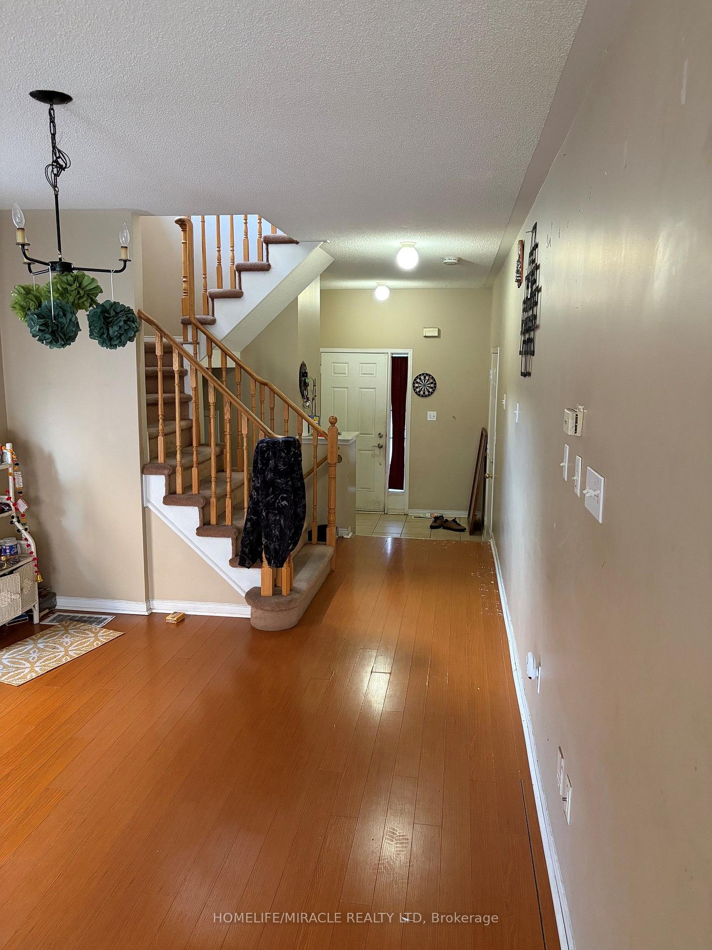 Photo 2 of 40 Crannyfield Drive, Brampton, Fletcher's Meadow — HOMEH
