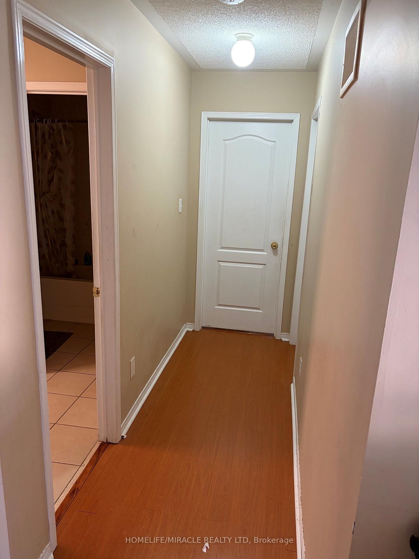 Photo 11 of 40 Crannyfield Drive, Brampton, Fletcher's Meadow — HOMEH