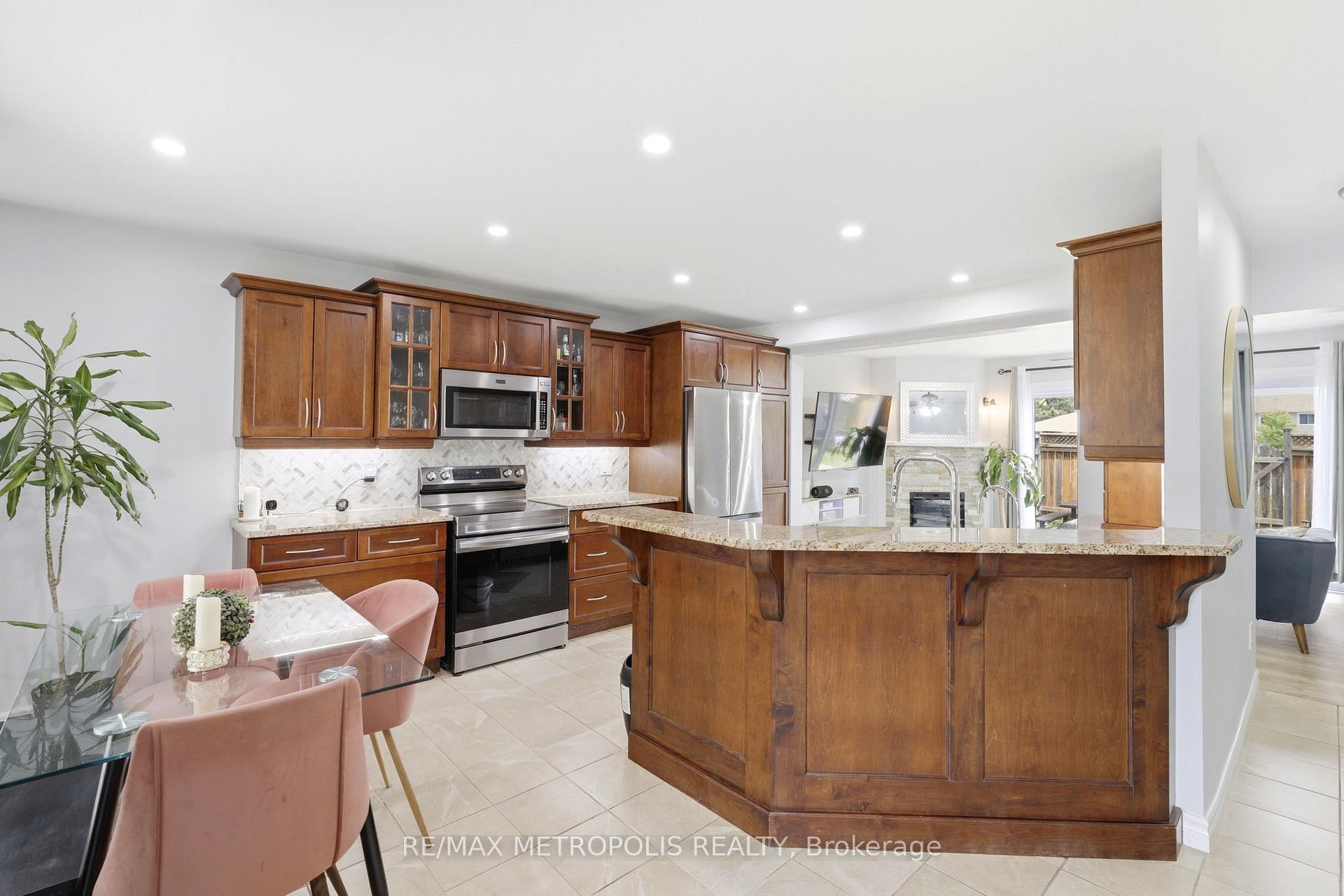Photo 4 of Unit 62, 801 Osgoode Drive, London, South Y — HOMEH