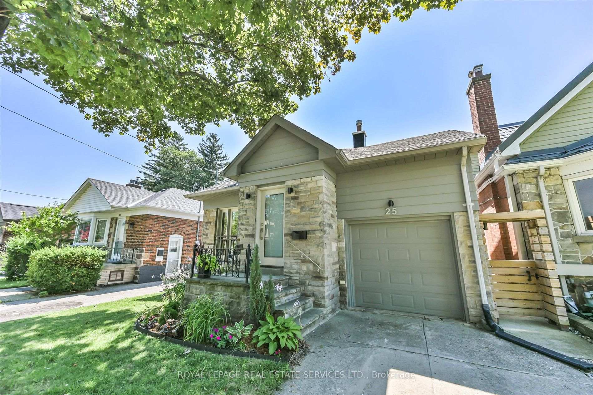Photo 3 of 25 Miles Road, Etobicoke, Mimico — HOMEH