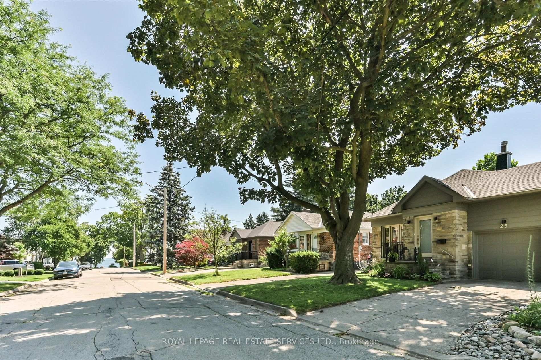 Photo 4 of 25 Miles Road, Etobicoke, Mimico — HOMEH
