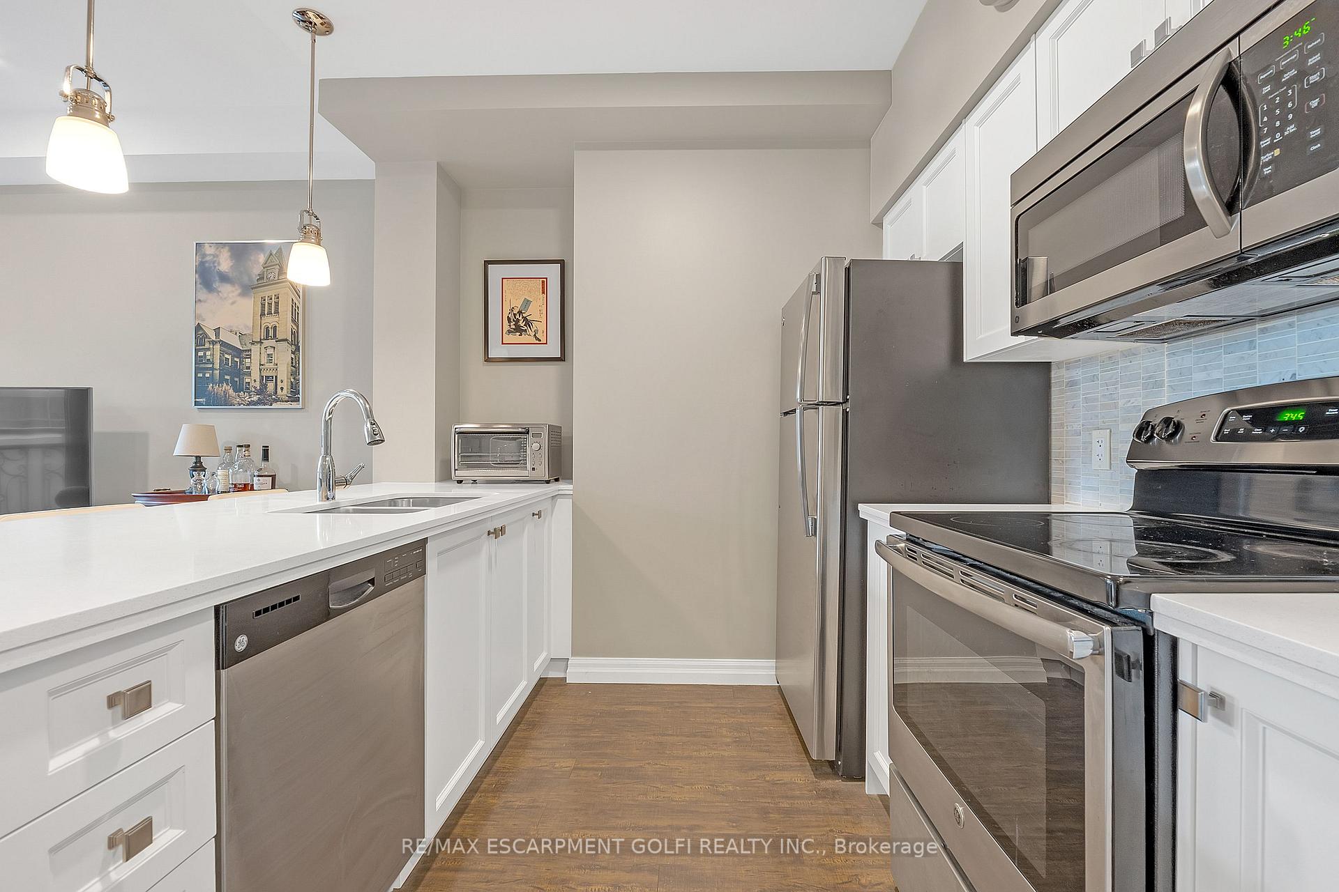 Photo 9 of Unit 1006, 112 King Street E, Hamilton, Beasley — HOMEH