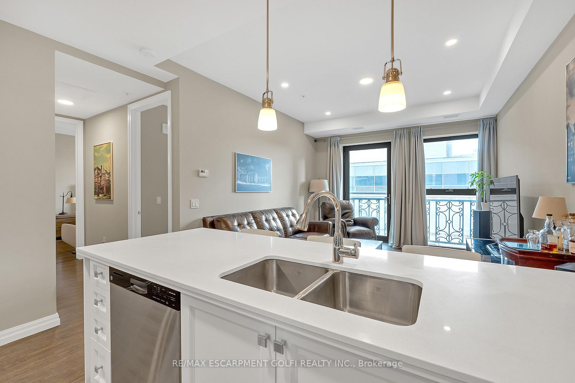 Photo 10 of Unit 1006, 112 King Street E, Hamilton, Beasley — HOMEH