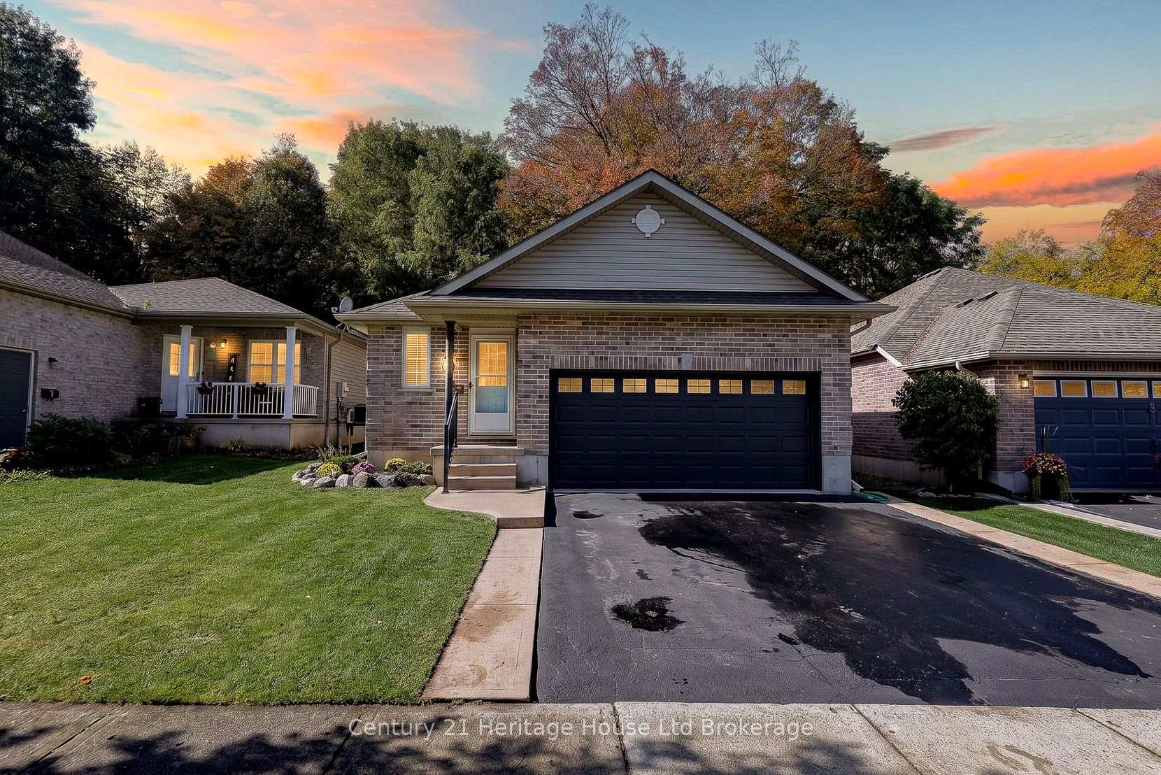 Photo 1 of 10 Potters Way, Woodstock, Woodstock - South — HOMEH