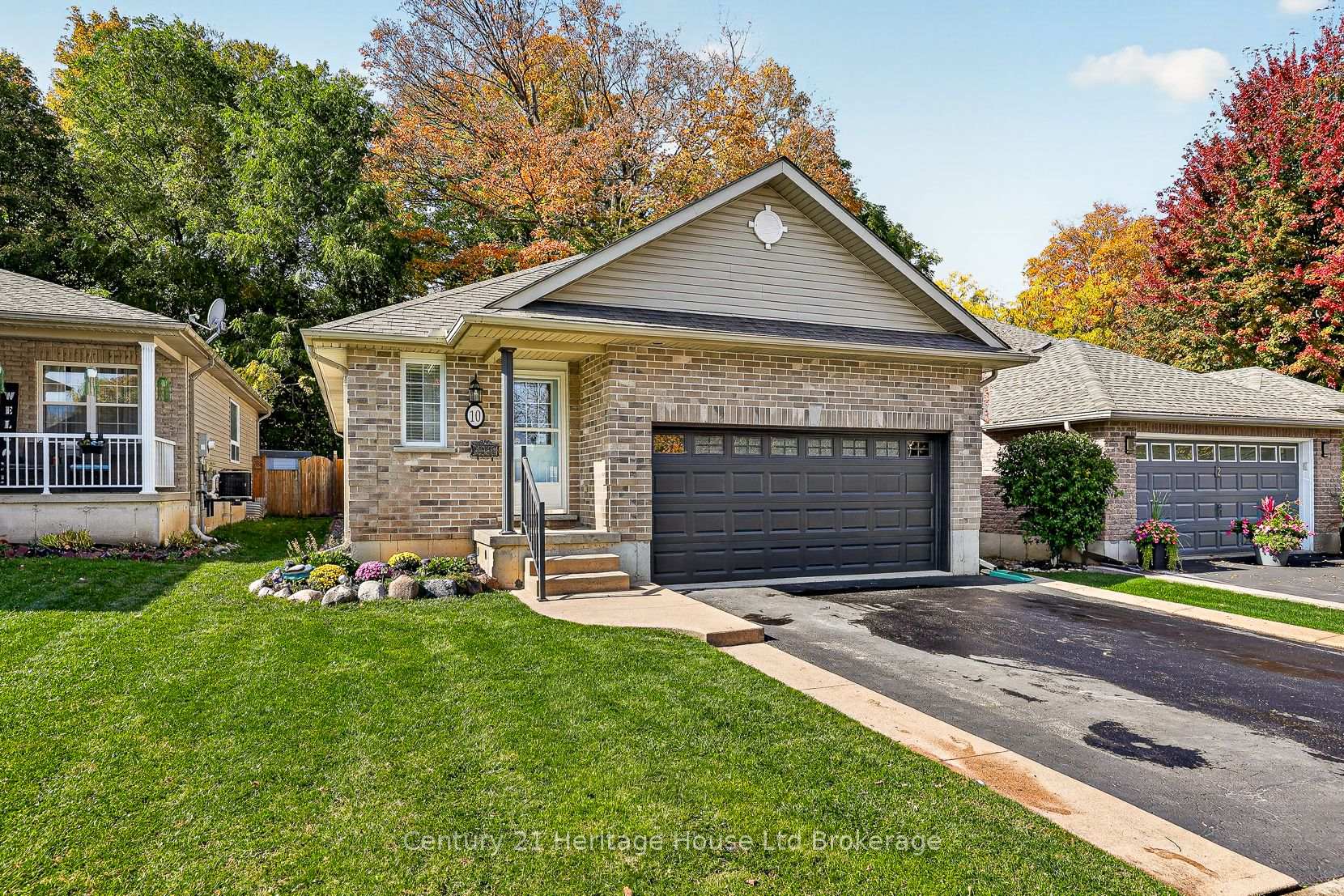 Photo 6 of 10 Potters Way, Woodstock, Woodstock - South — HOMEH