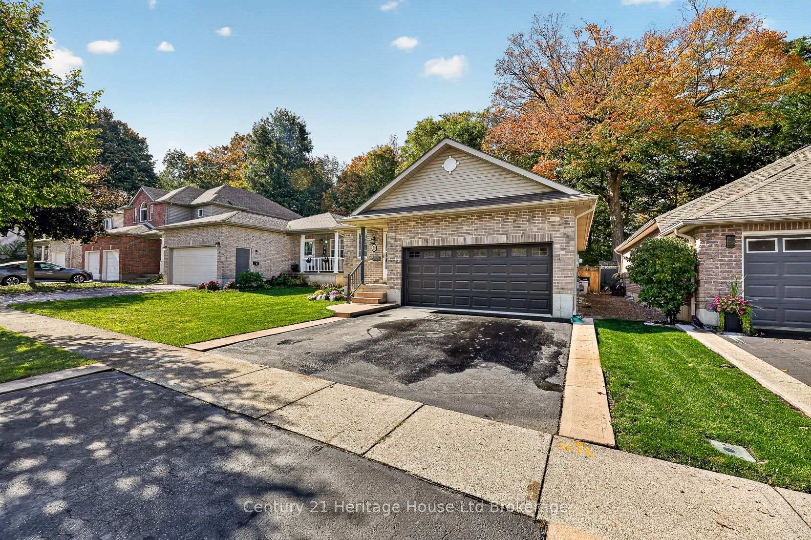Photo 8 of 10 Potters Way, Woodstock, Woodstock - South — HOMEH