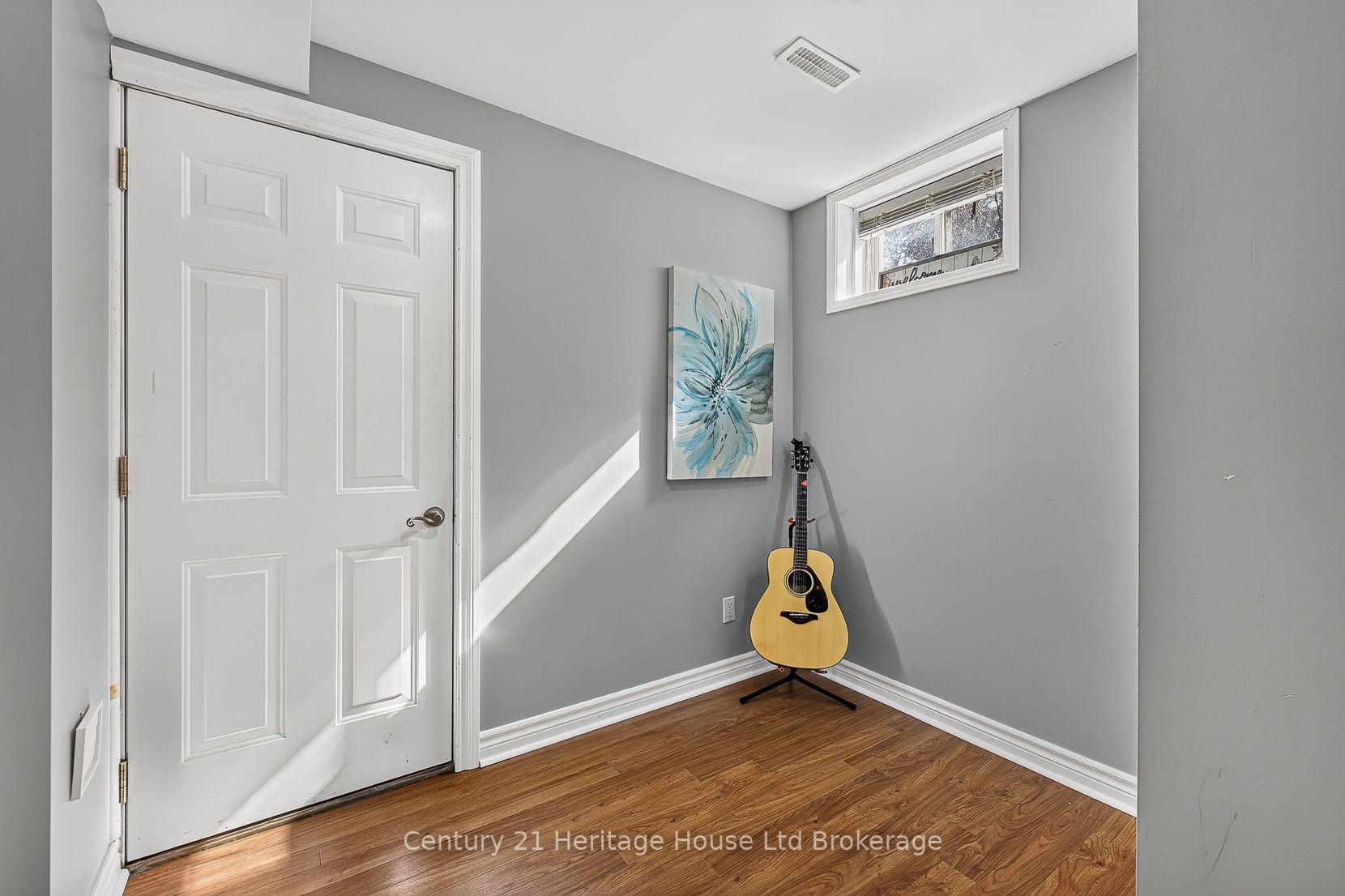 Photo 29 of 10 Potters Way, Woodstock, Woodstock - South — HOMEH