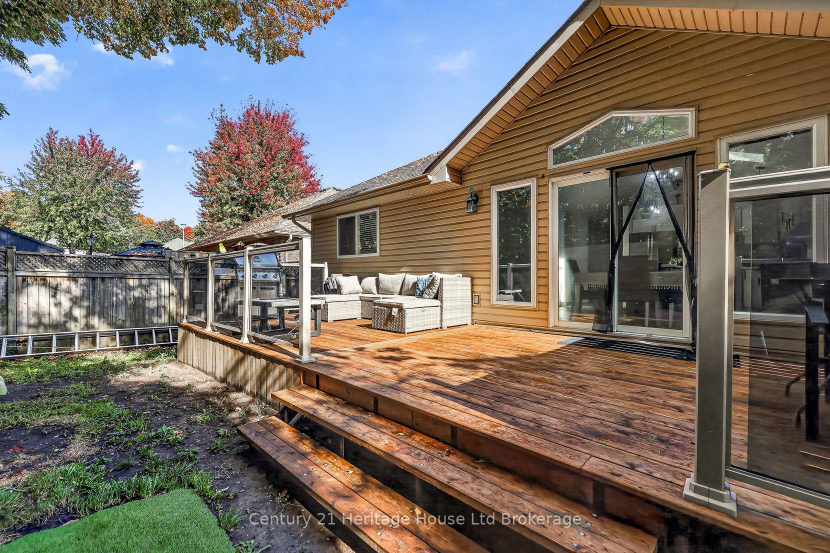 Photo 38 of 10 Potters Way, Woodstock, Woodstock - South — HOMEH