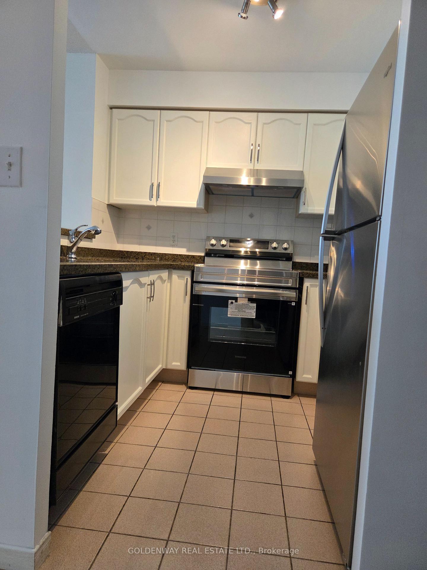 Photo 11 of Unit 402, 18 Pemberton Avenue, North York, Newtonbrook East — HOMEH
