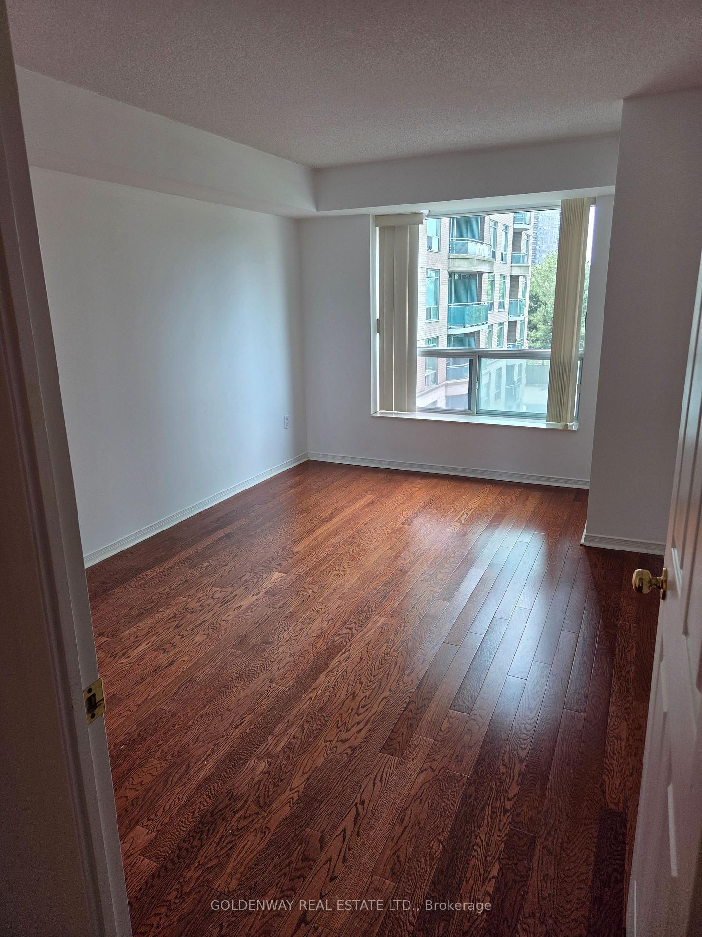 Photo 12 of Unit 402, 18 Pemberton Avenue, North York, Newtonbrook East — HOMEH