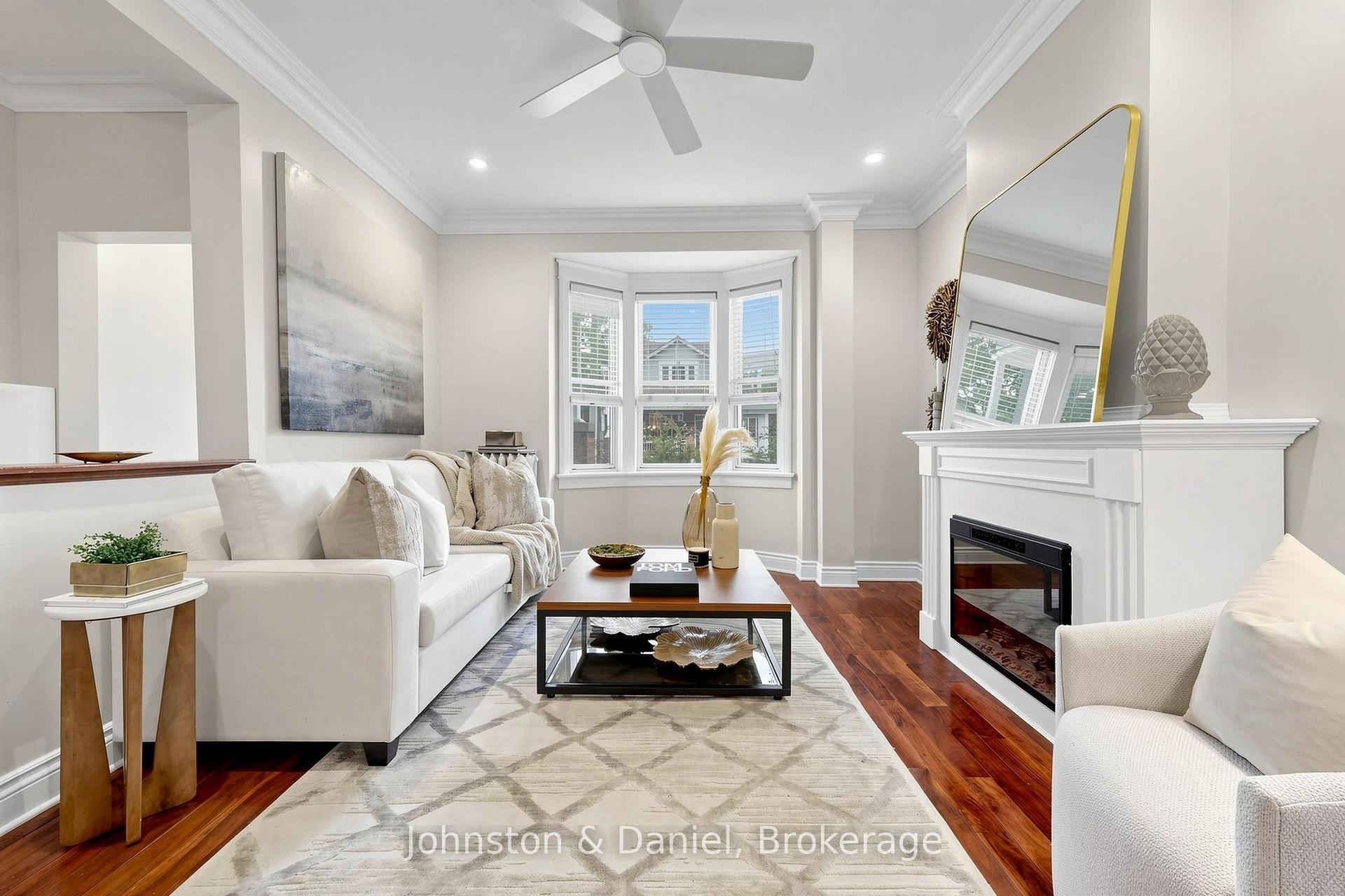 Photo 4 of 11 Ashland Avenue, Toronto, Woodbine Corridor — HOMEH