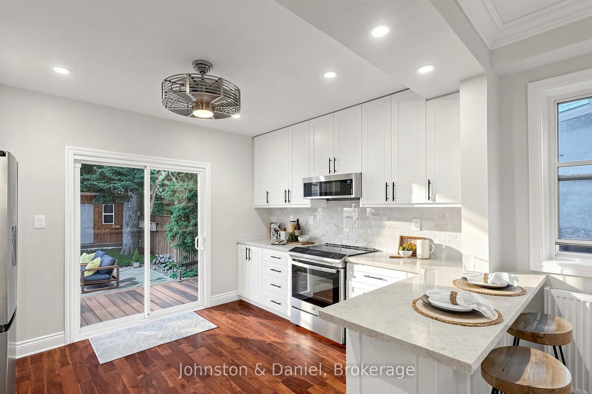 Photo 12 of 11 Ashland Avenue, Toronto, Woodbine Corridor — HOMEH