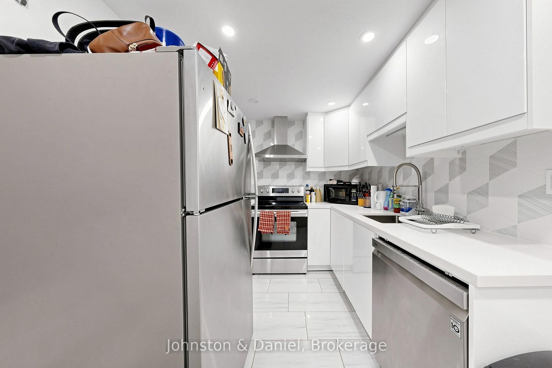 Photo 36 of 11 Ashland Avenue, Toronto, Woodbine Corridor — HOMEH