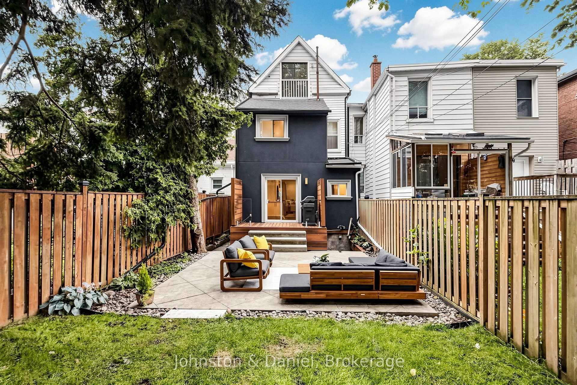 Photo 40 of 11 Ashland Avenue, Toronto, Woodbine Corridor — HOMEH