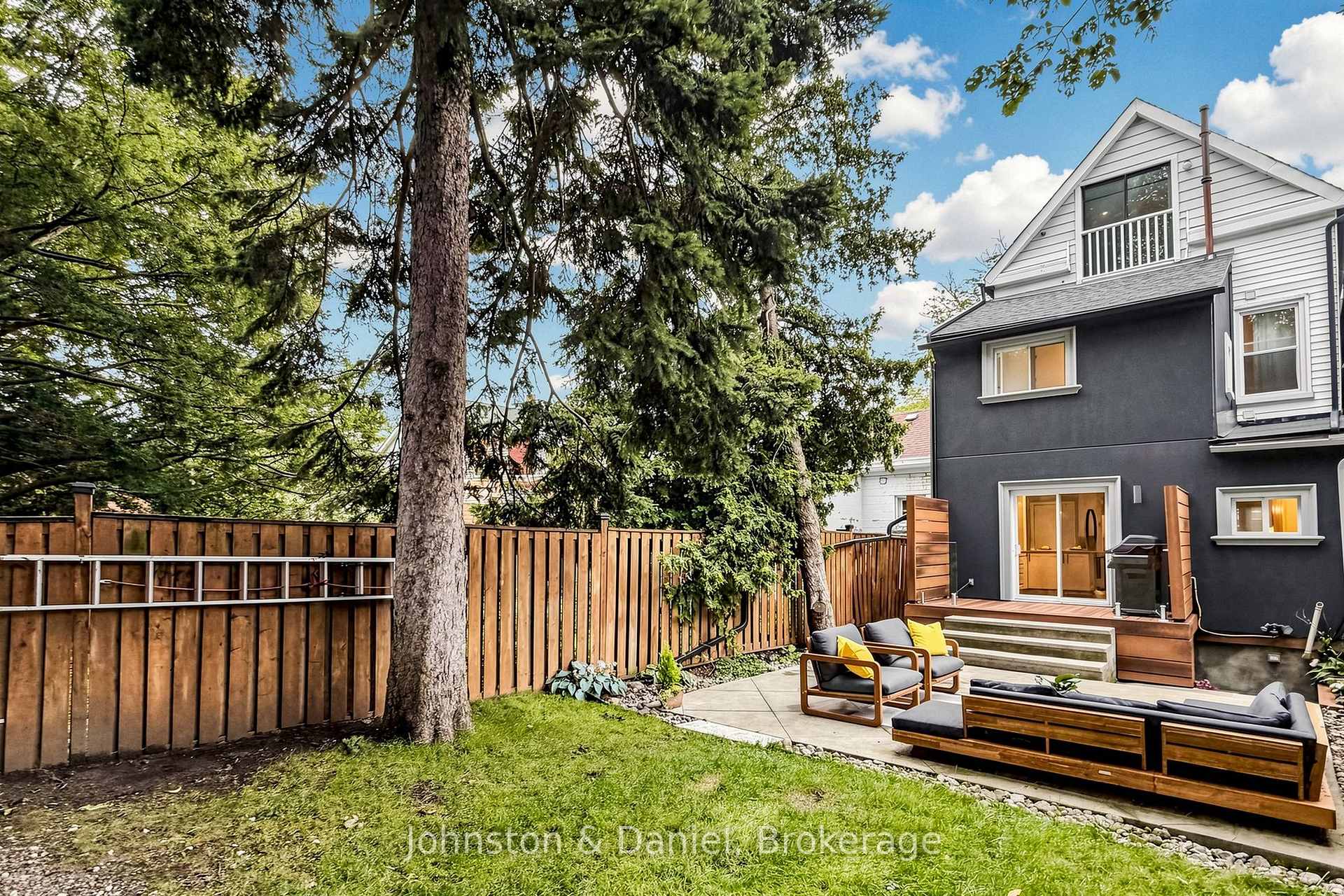 Photo 41 of 11 Ashland Avenue, Toronto, Woodbine Corridor — HOMEH
