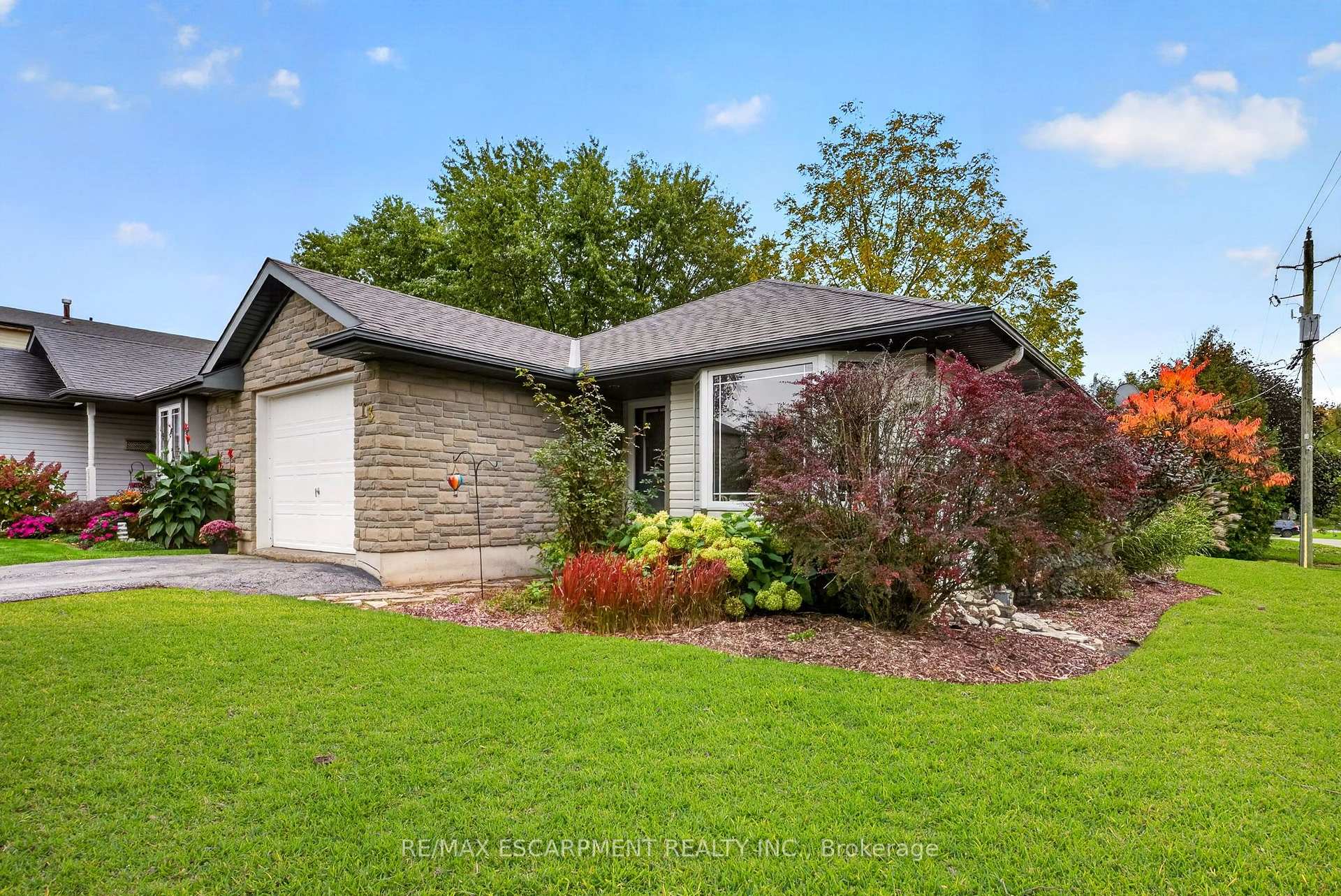 Photo 4 of 13 Barton Street, Haldimand — HOMEH