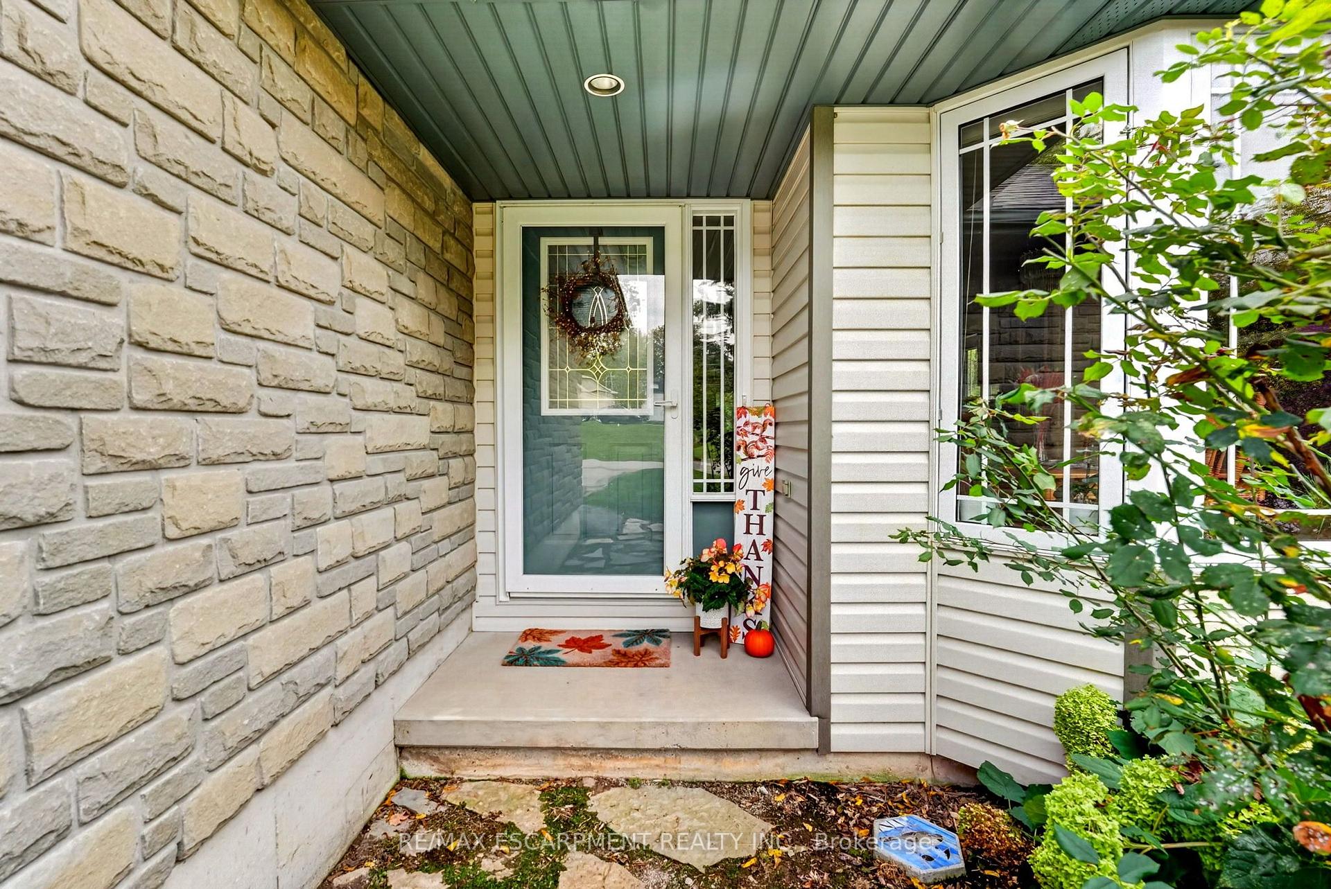 Photo 5 of 13 Barton Street, Haldimand — HOMEH