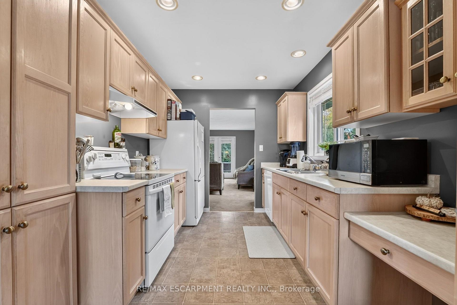 Photo 13 of 13 Barton Street, Haldimand — HOMEH