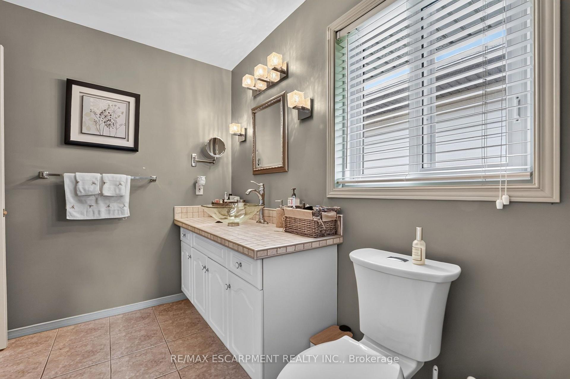 Photo 20 of 13 Barton Street, Haldimand — HOMEH