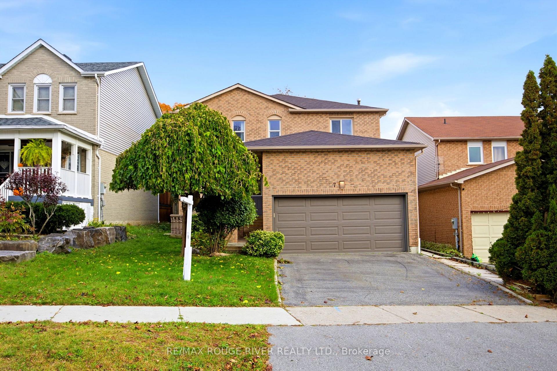 Photo 1 of 7 Greenview Court, Whitby, Blue Grass Meadows — HOMEH