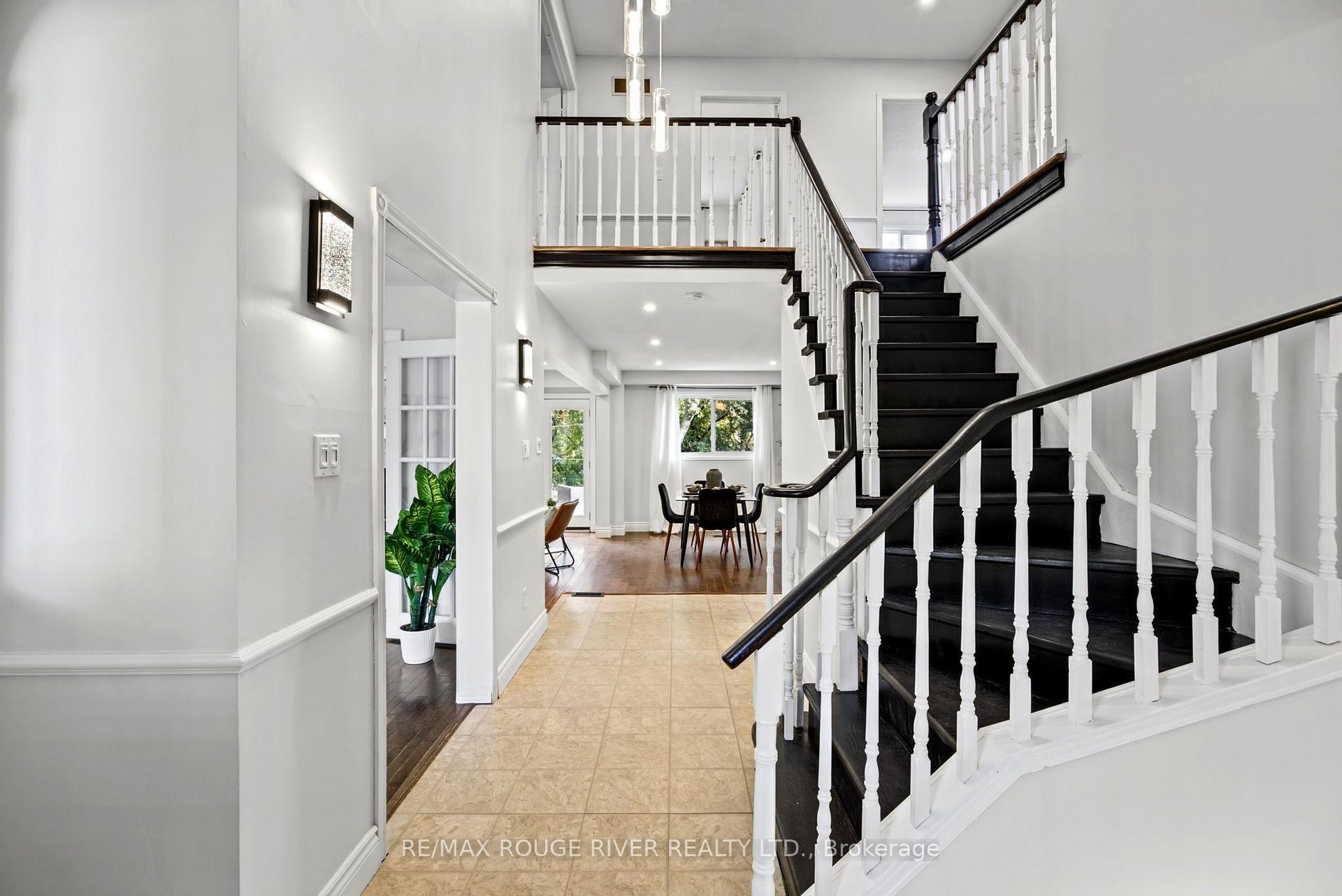 Photo 5 of 7 Greenview Court, Whitby, Blue Grass Meadows — HOMEH