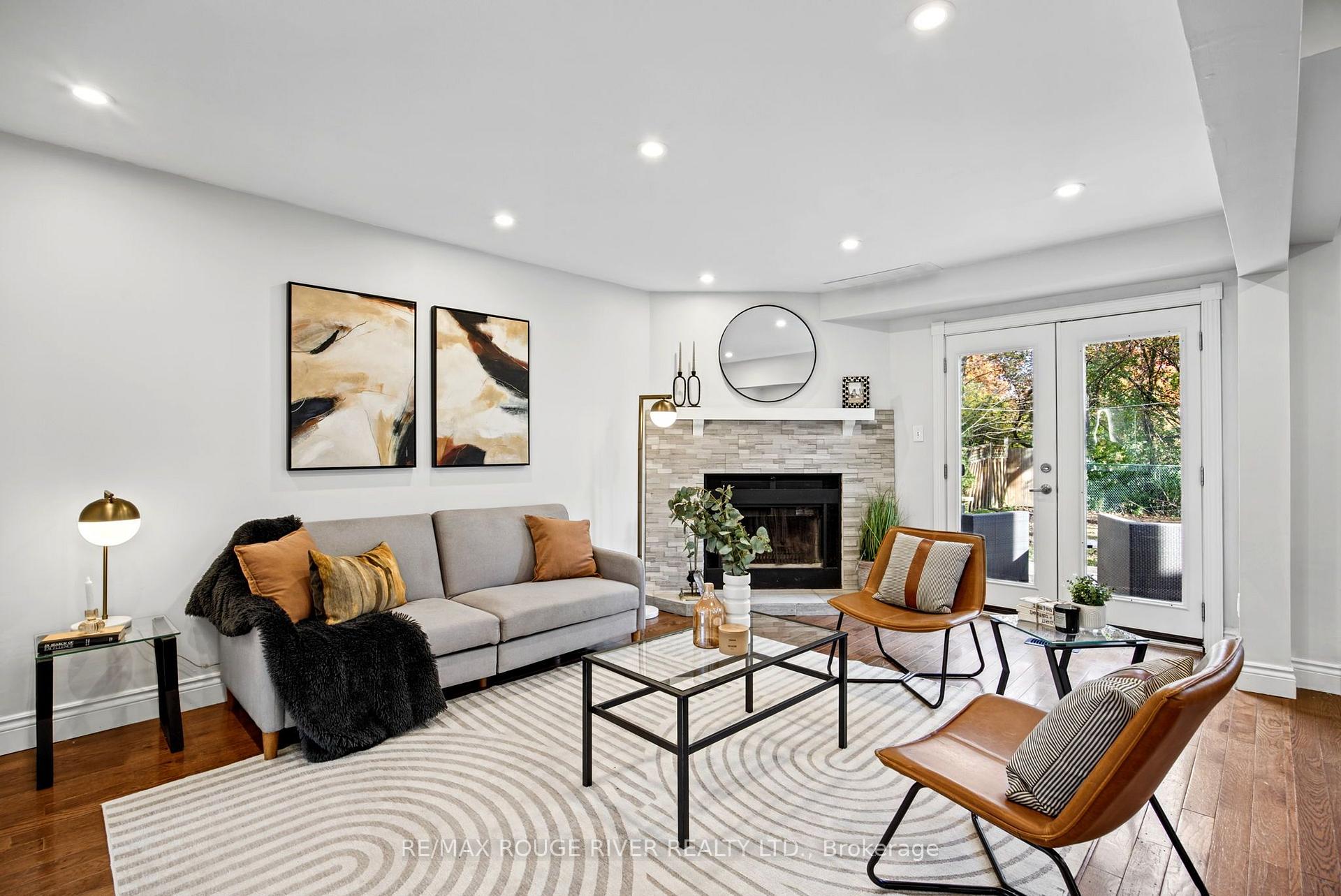 Photo 12 of 7 Greenview Court, Whitby, Blue Grass Meadows — HOMEH