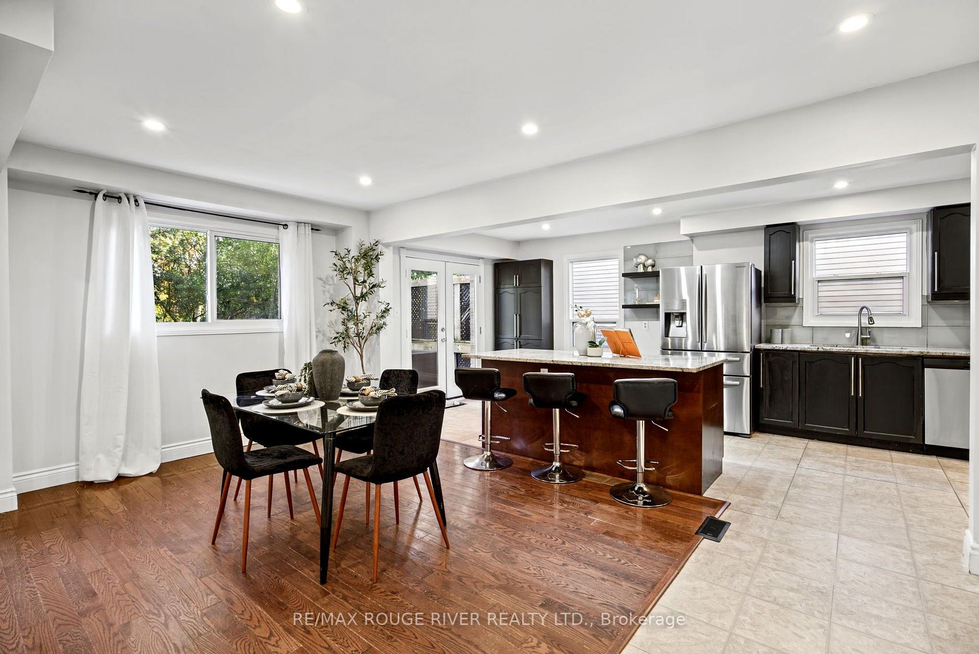 Photo 16 of 7 Greenview Court, Whitby, Blue Grass Meadows — HOMEH