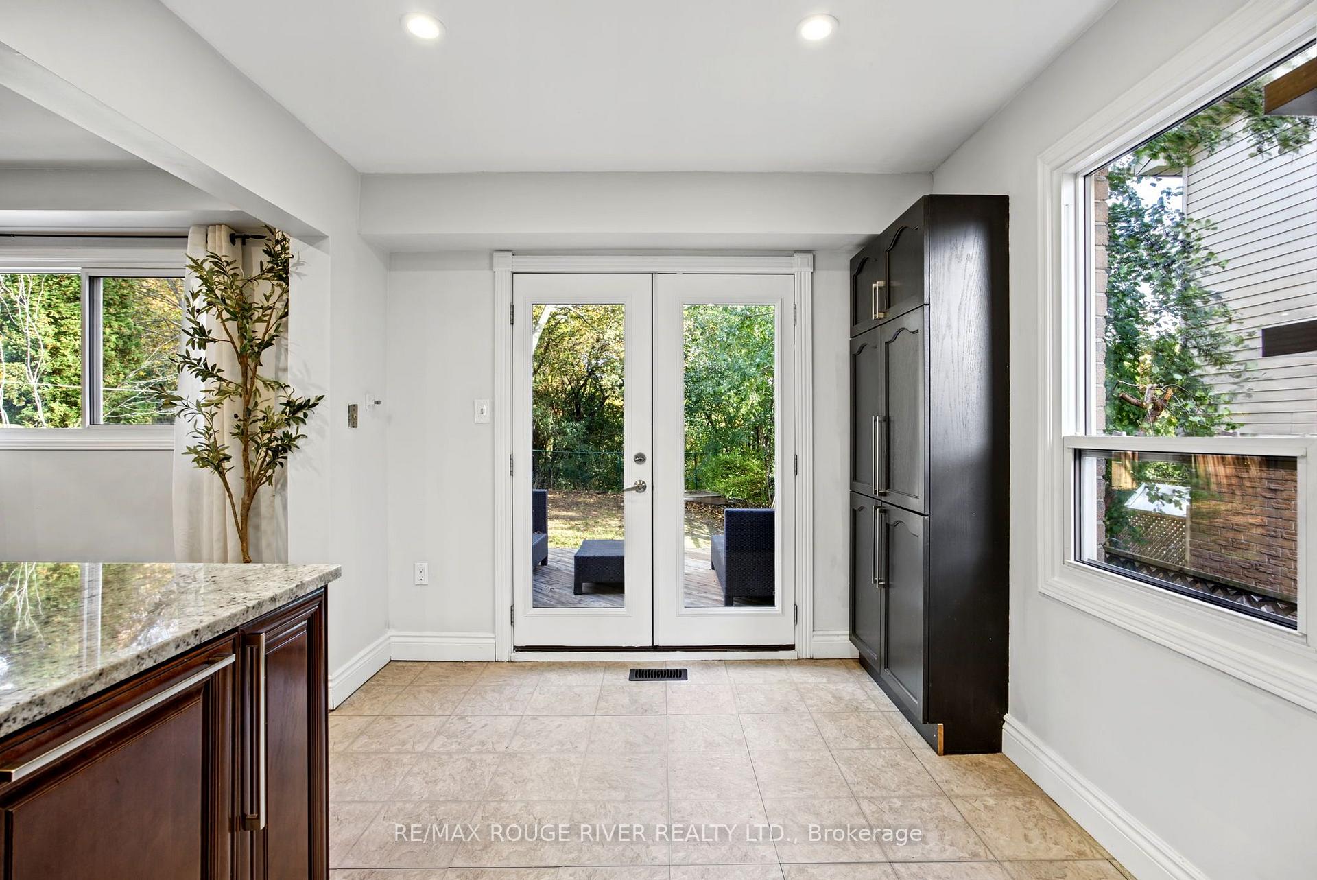 Photo 22 of 7 Greenview Court, Whitby, Blue Grass Meadows — HOMEH