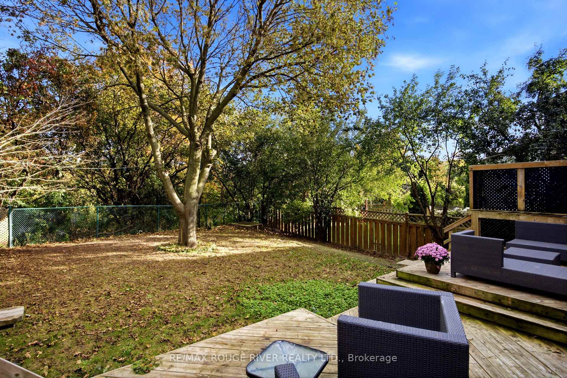 Photo 44 of 7 Greenview Court, Whitby, Blue Grass Meadows — HOMEH
