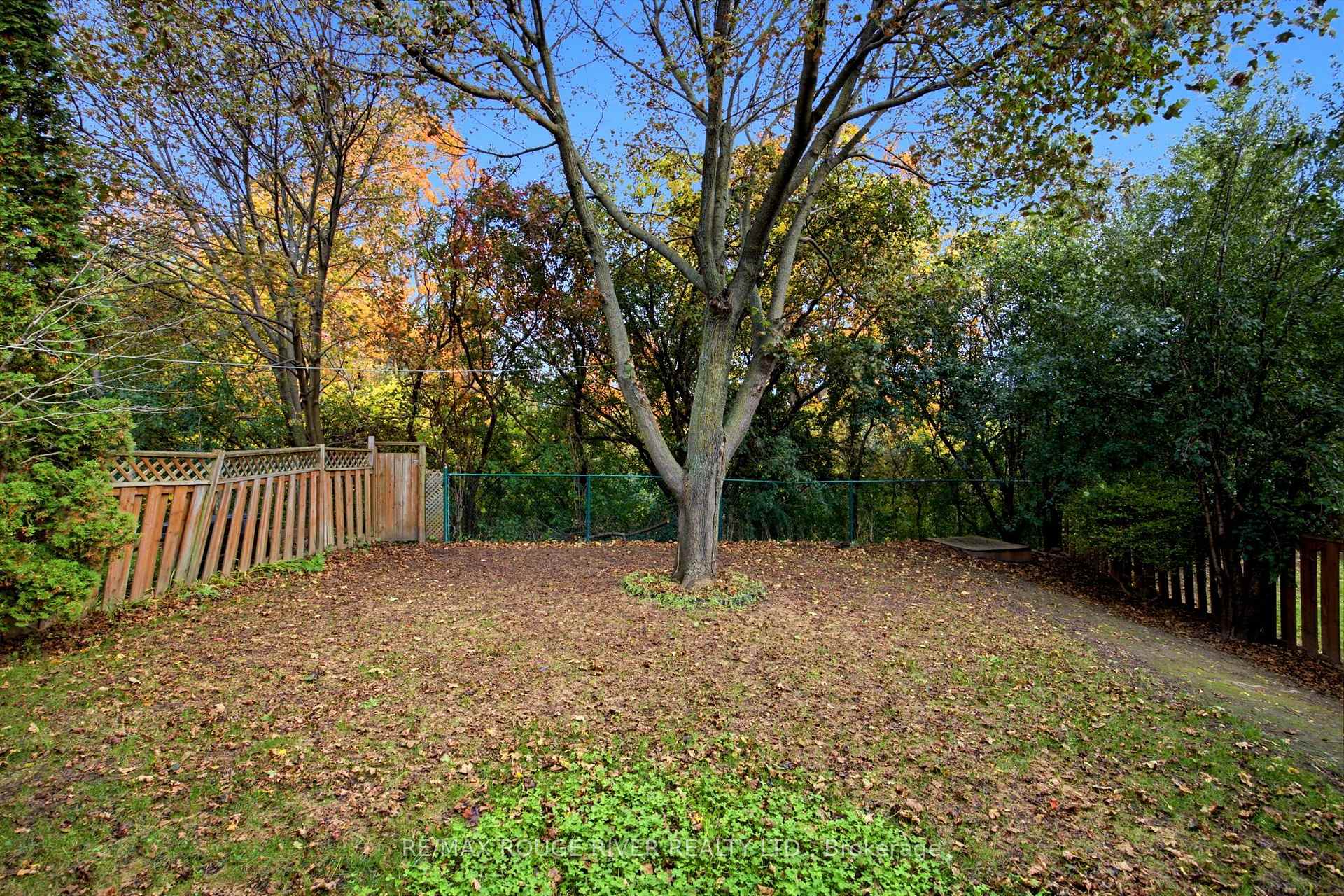 Photo 46 of 7 Greenview Court, Whitby, Blue Grass Meadows — HOMEH