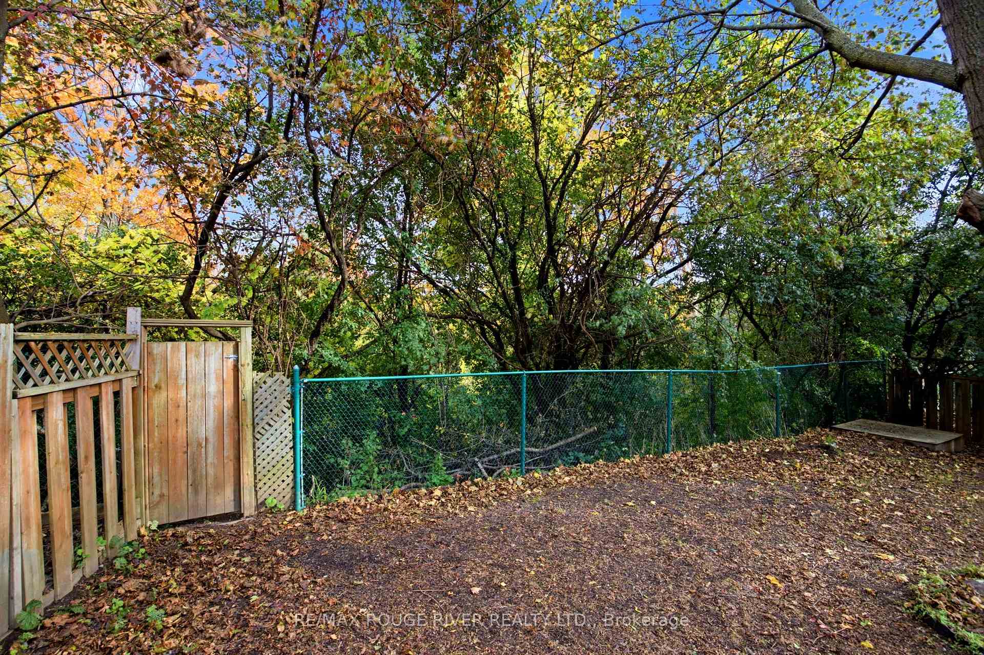 Photo 49 of 7 Greenview Court, Whitby, Blue Grass Meadows — HOMEH
