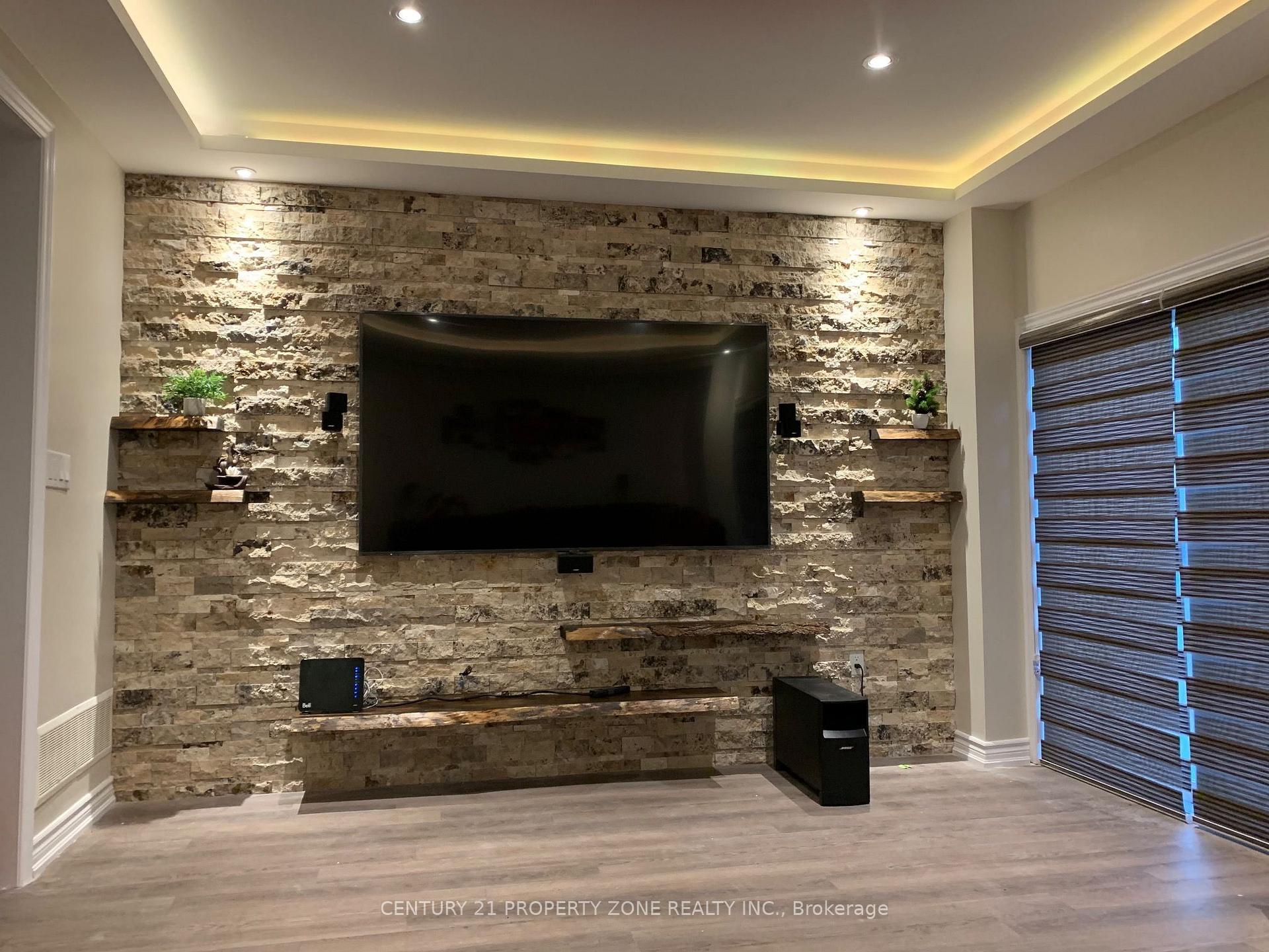 Photo 2 of Unit Upper, 62 Crumlin Crescent, Brampton, Credit Valley — HOMEH