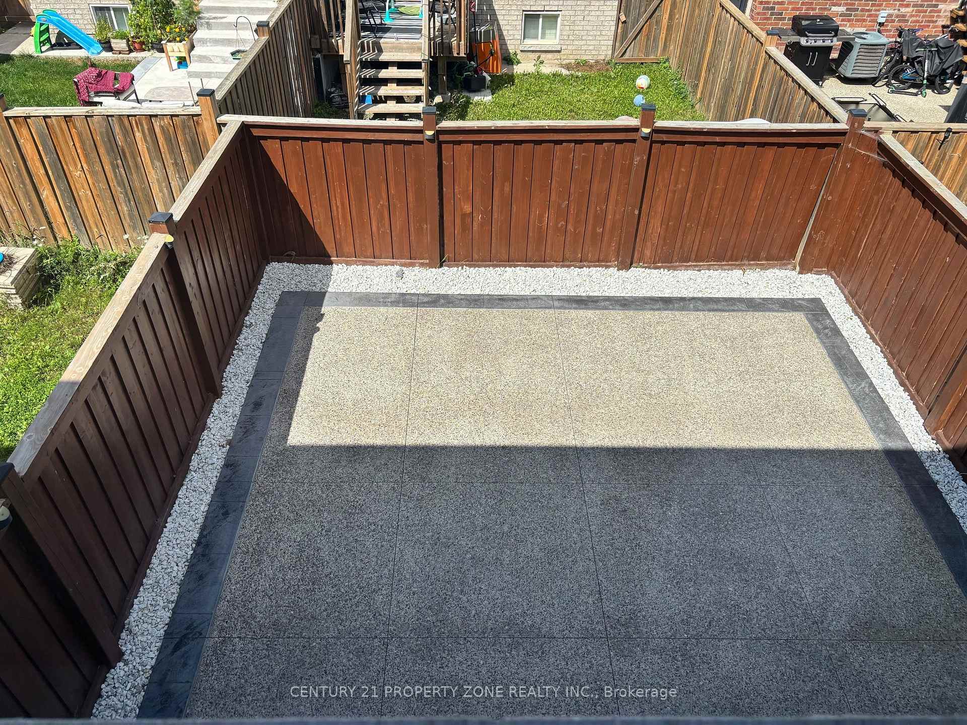 Photo 4 of Unit Upper, 62 Crumlin Crescent, Brampton, Credit Valley — HOMEH