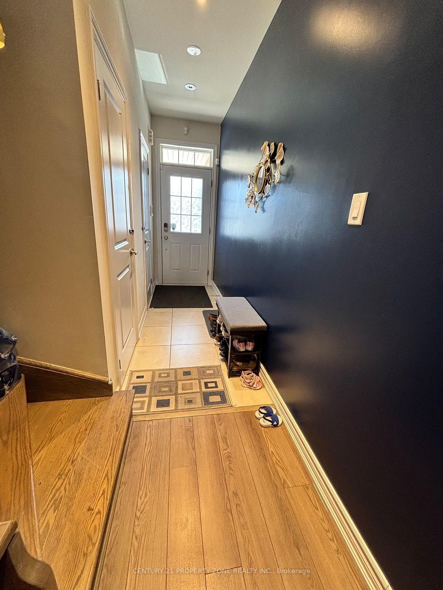 Photo 5 of Unit Upper, 62 Crumlin Crescent, Brampton, Credit Valley — HOMEH