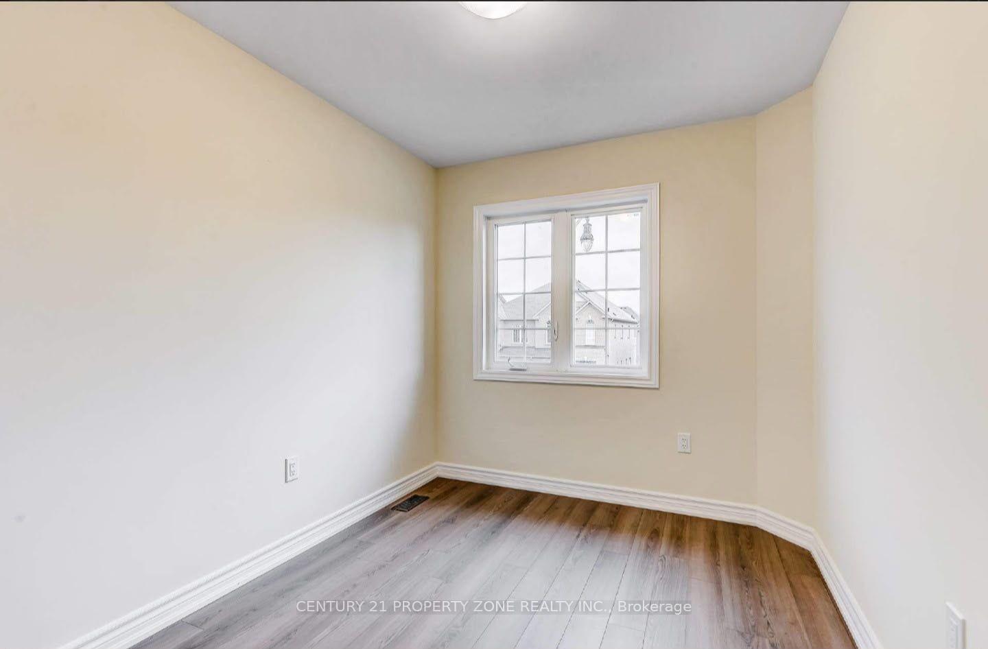 Photo 12 of Unit Upper, 62 Crumlin Crescent, Brampton, Credit Valley — HOMEH