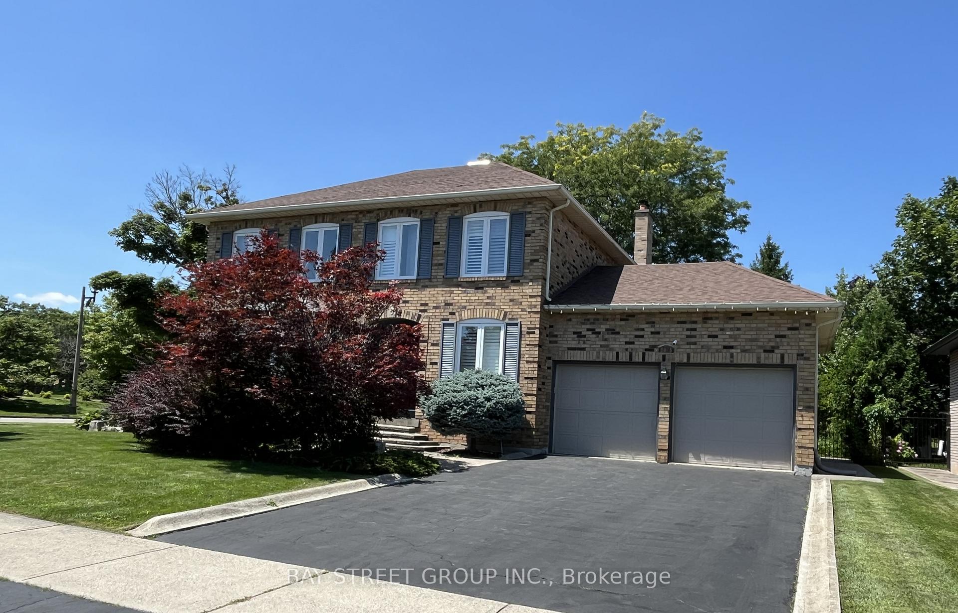 Photo 2 of 1035 Masters Green, Oakville, Glen Abbey — HOMEH