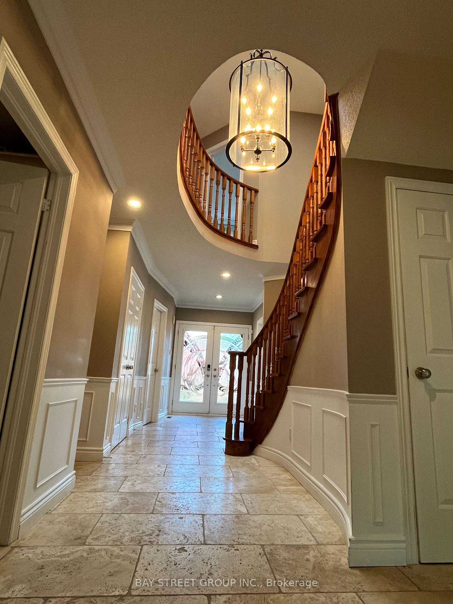 Photo 4 of 1035 Masters Green, Oakville, Glen Abbey — HOMEH