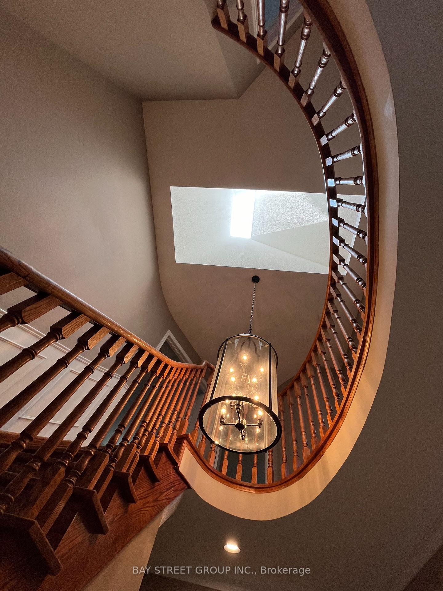 Photo 6 of 1035 Masters Green, Oakville, Glen Abbey — HOMEH