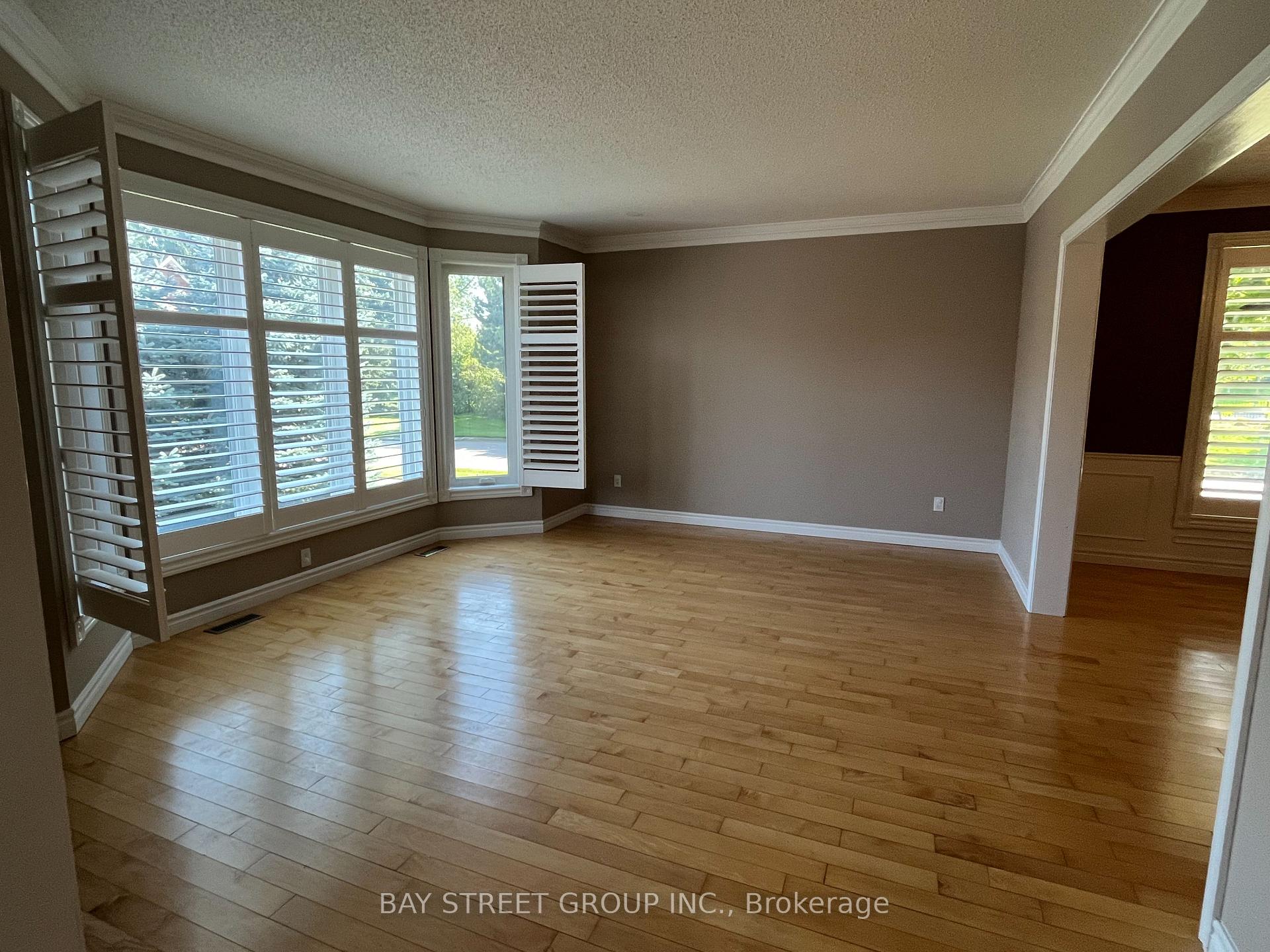 Photo 8 of 1035 Masters Green, Oakville, Glen Abbey — HOMEH