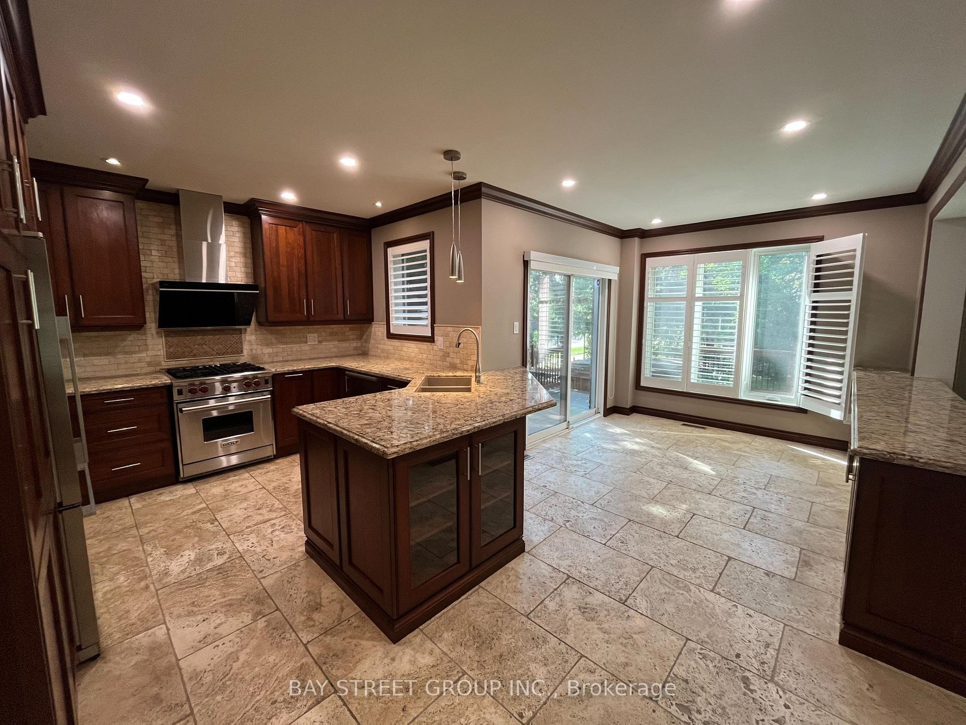 Photo 9 of 1035 Masters Green, Oakville, Glen Abbey — HOMEH