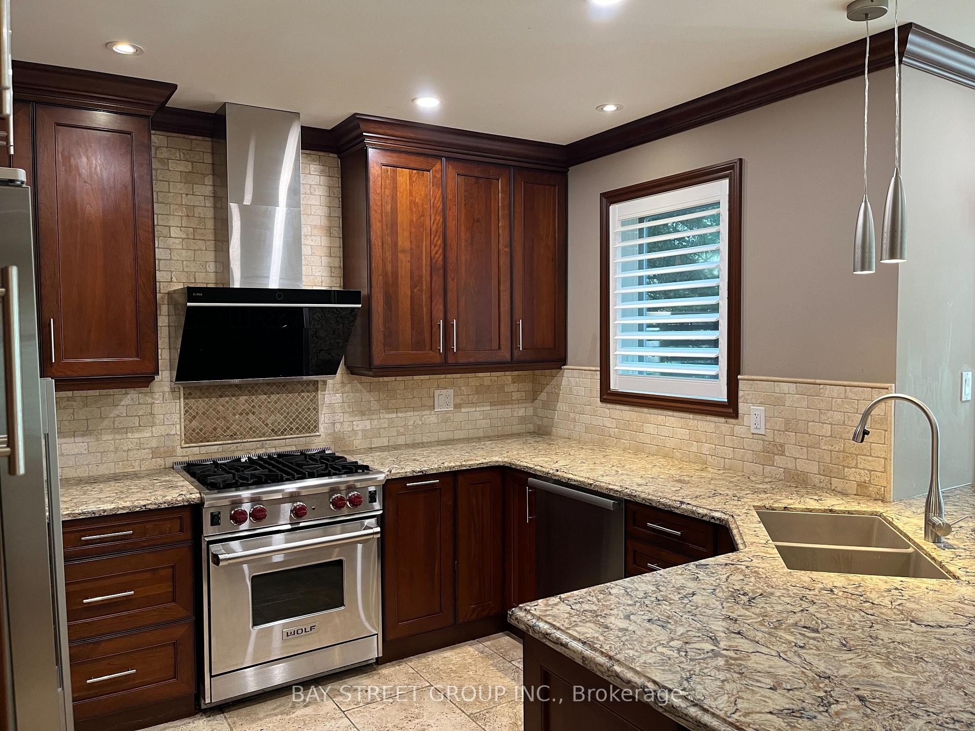 Photo 14 of 1035 Masters Green, Oakville, Glen Abbey — HOMEH