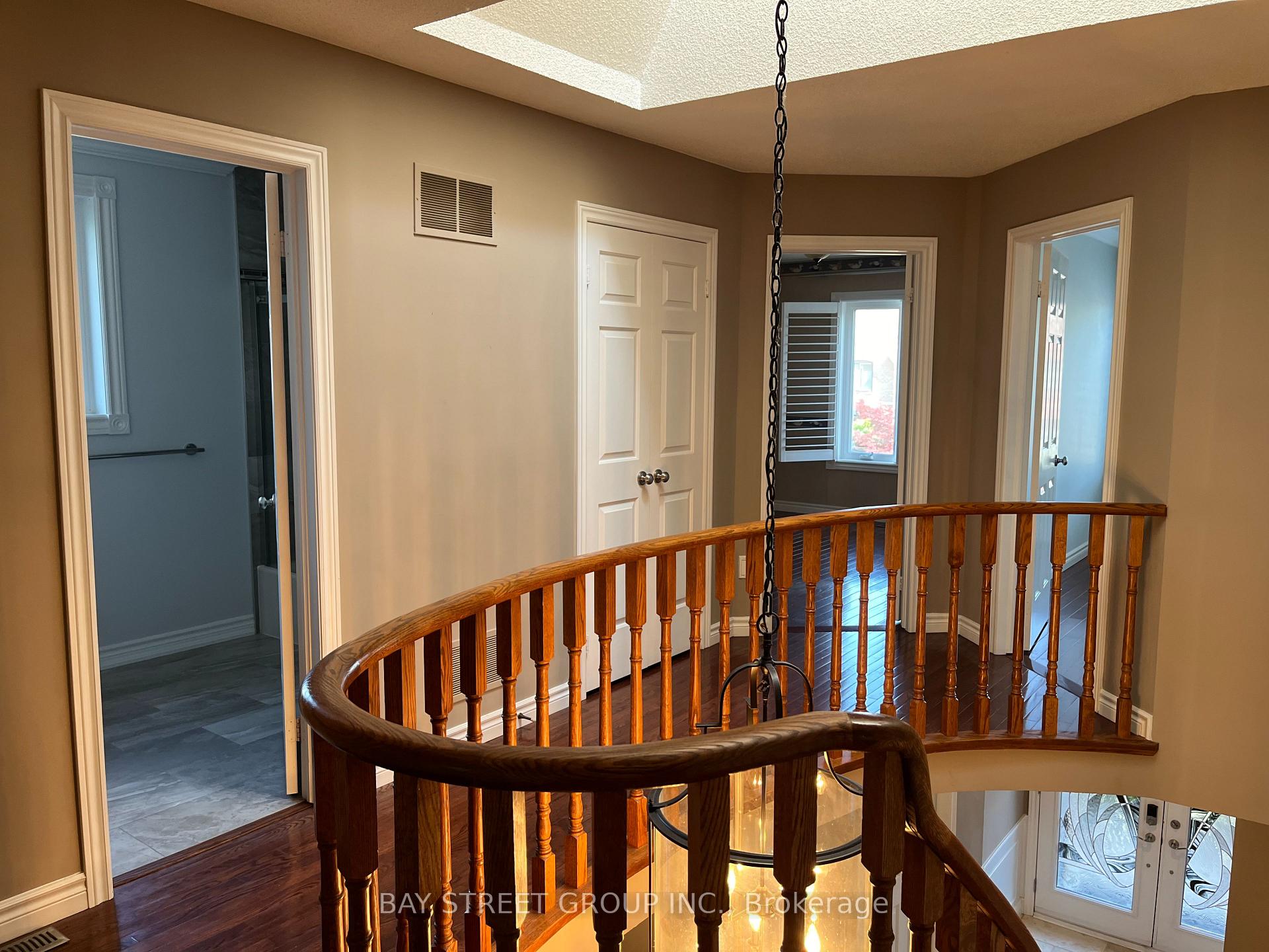 Photo 18 of 1035 Masters Green, Oakville, Glen Abbey — HOMEH